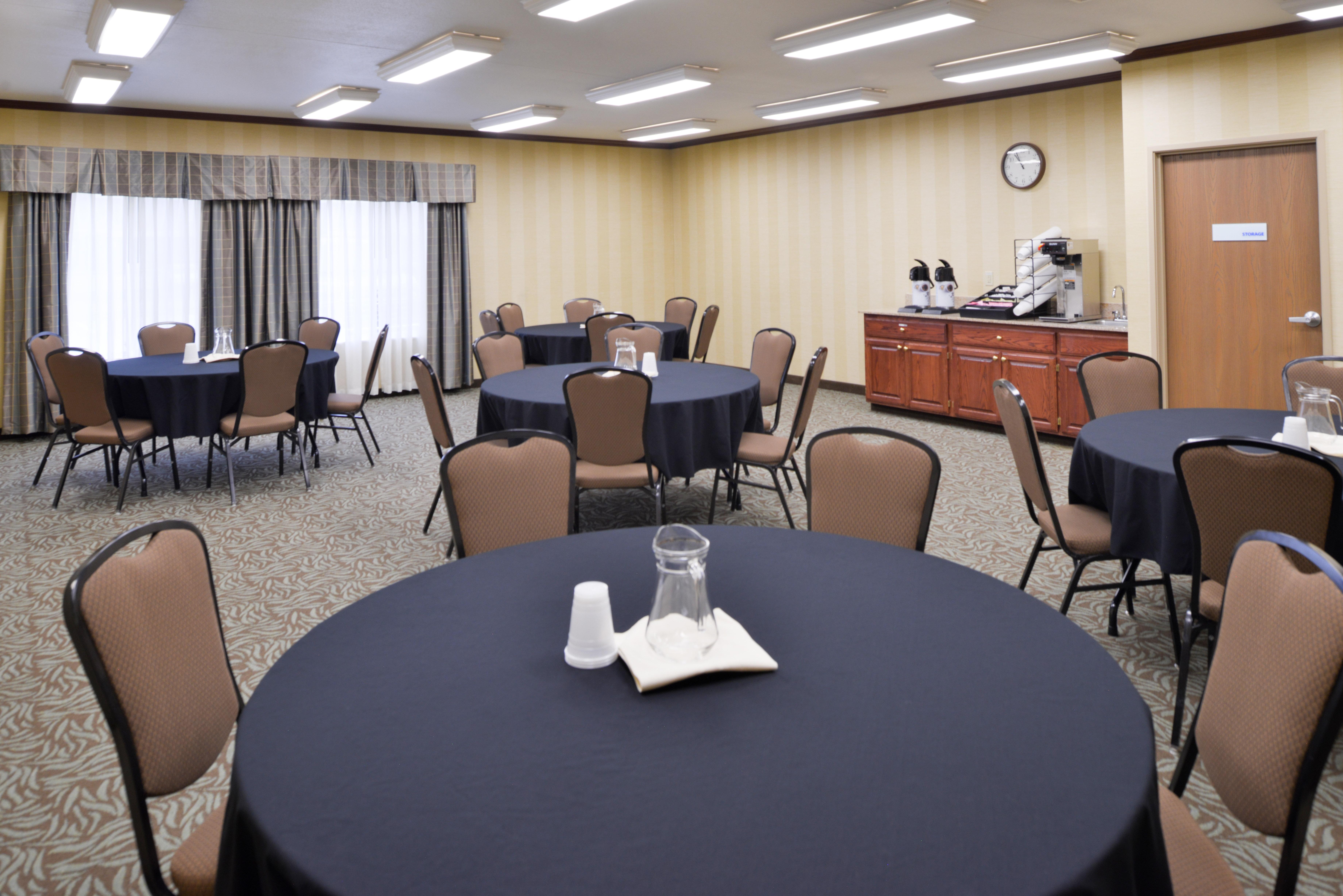 Holiday Inn Express Hotel & Suites Sioux Falls At Empire Mall, An Ihg Hotel Екстериор снимка